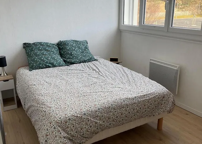 T2 Renove A Neuf * 생 힐레르 드 리에