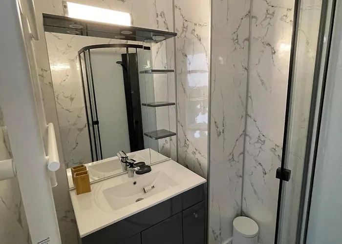 T2 Renove A Neuf 생 힐레르 드 리에